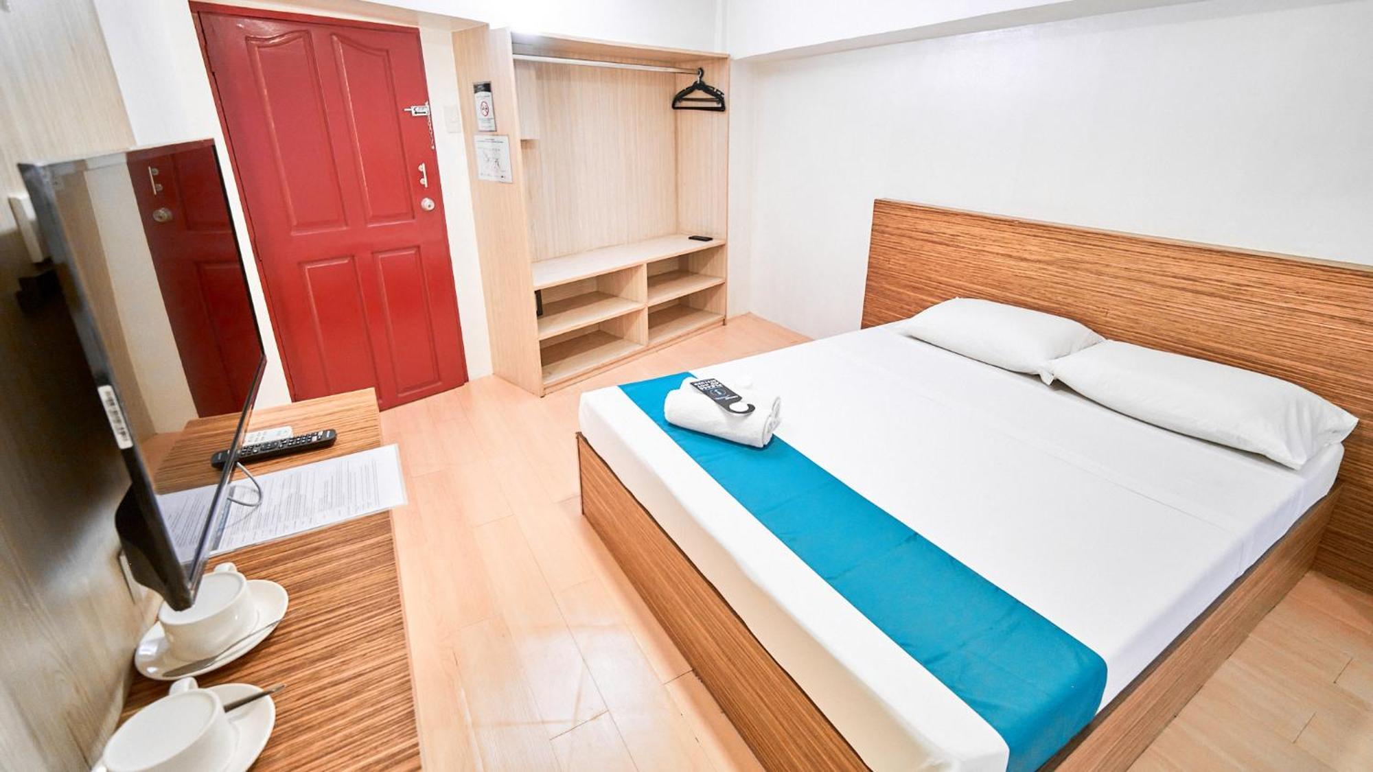 Circuit Hostel Makati City Luaran gambar