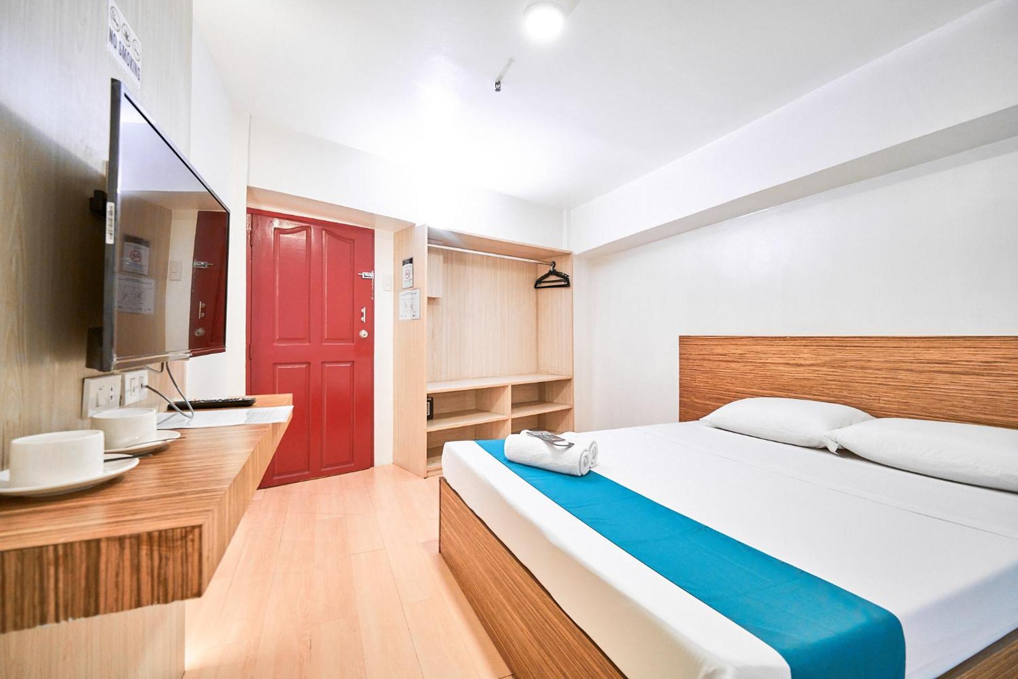 Circuit Hostel Makati City Luaran gambar
