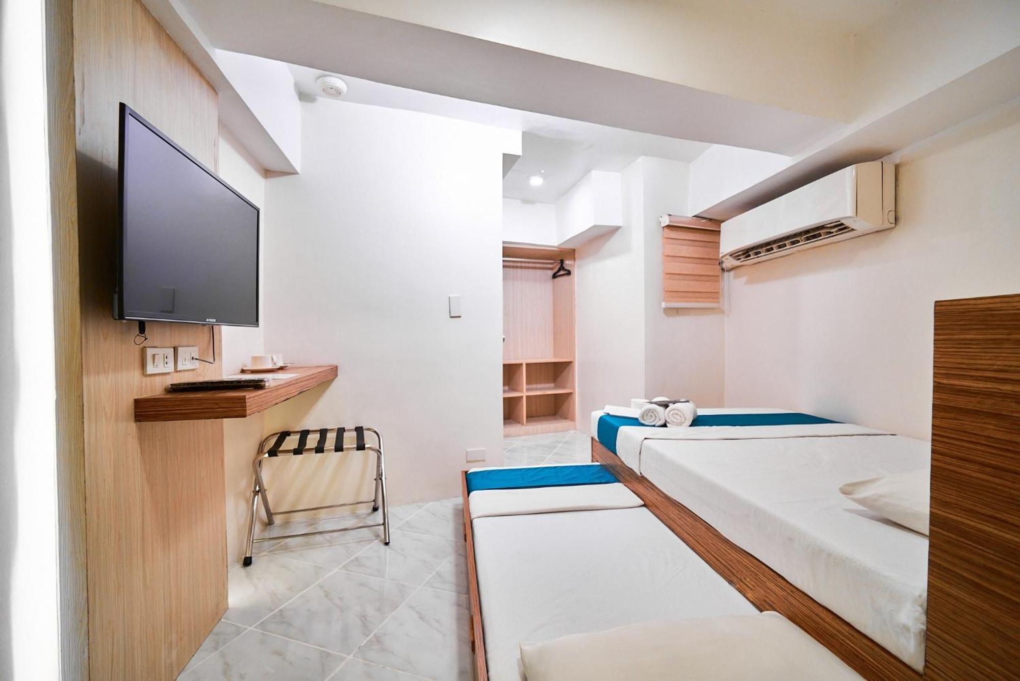 Circuit Hostel Makati City Luaran gambar